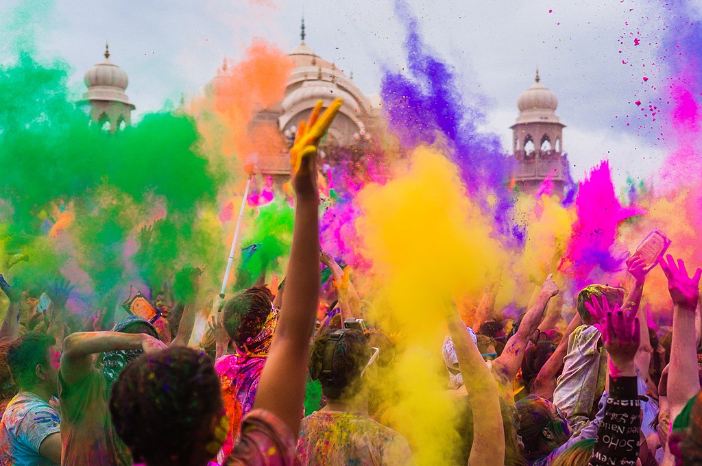 Holi, the Hindu Festival of Colors versus the Color Run Appreciation