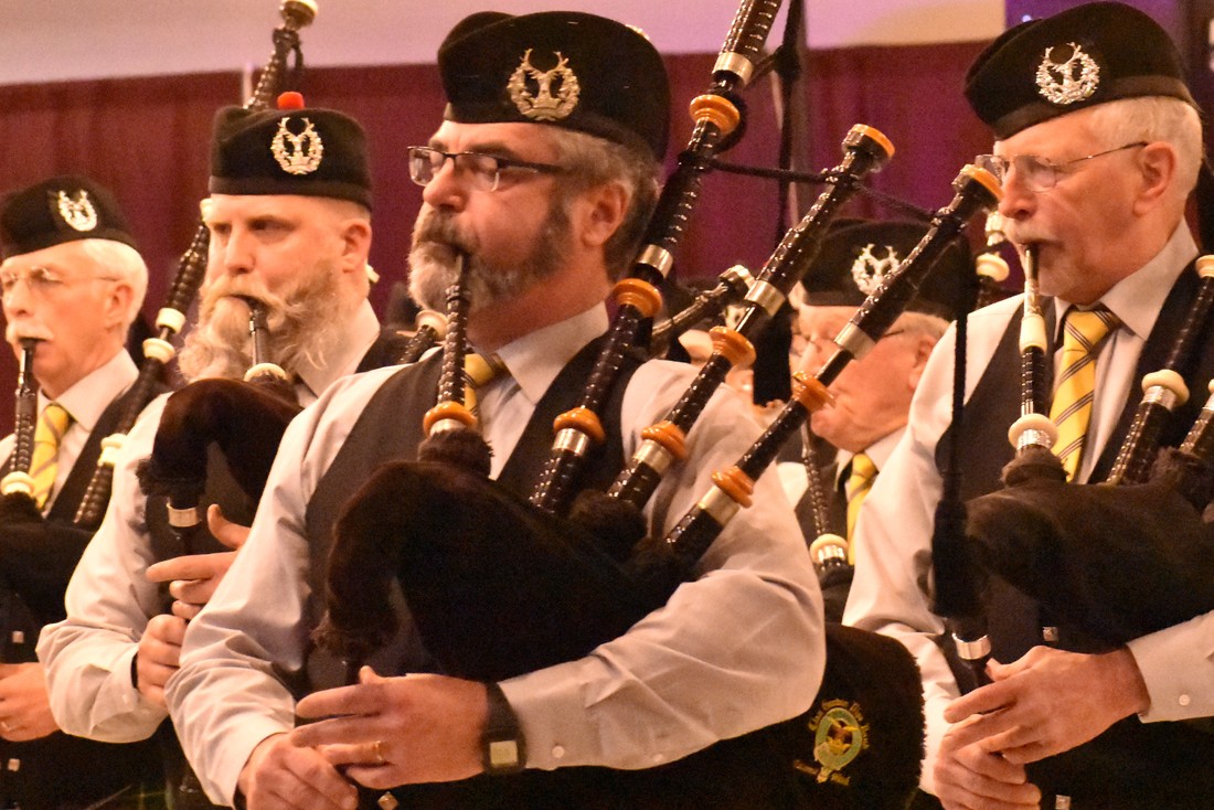 Clan Gordon Pipe Band - echoX